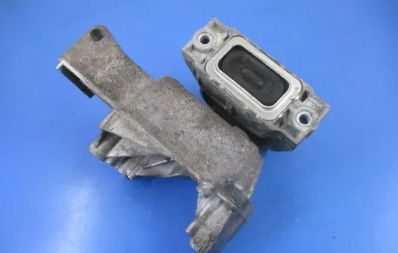 Volkswagen Golf IV Engine mount vacuum valve 1K0199262