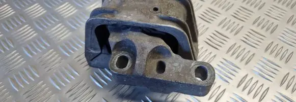 Volkswagen Jetta V Engine mount bracket 1K0199262