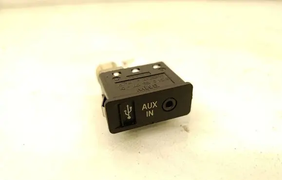 BMW 7 F01 F02 F03 F04 USB socket connector 9189177