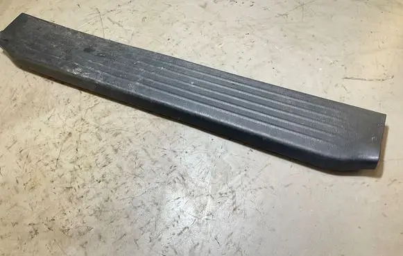 Toyota Hilux (AN10, AN20, AN30) Front sill trim cover 679140K040