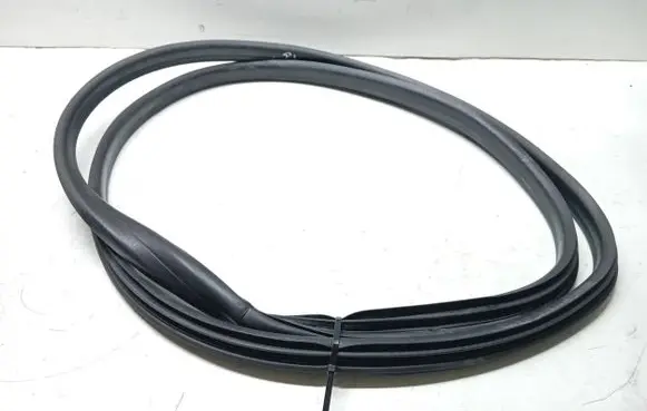 Renault Fluence Trunk rubber seal (body) 