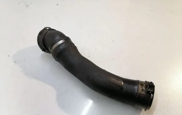 BMW 5 E60 E61 Intercooler hose/pipe 7789048