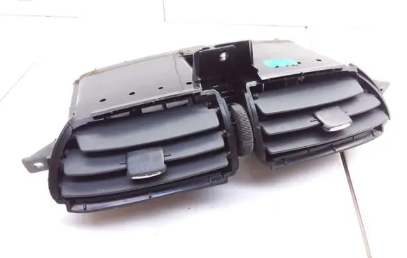 Nissan Almera Tino Dash center air vent grill