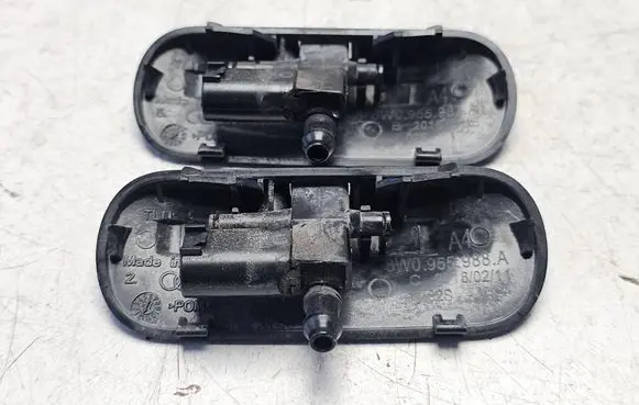 Audi A4 S4 B9 Windshield washer spray nozzle 8W0955988A
