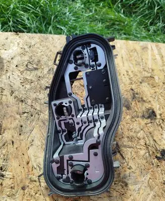 Renault Twingo III Tail light bulb cover holder 