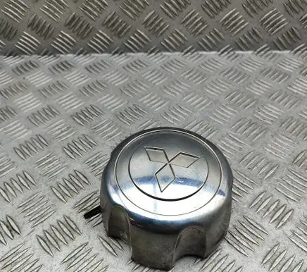 Mitsubishi L200 R20 wheel hub/cap/trim MB816581