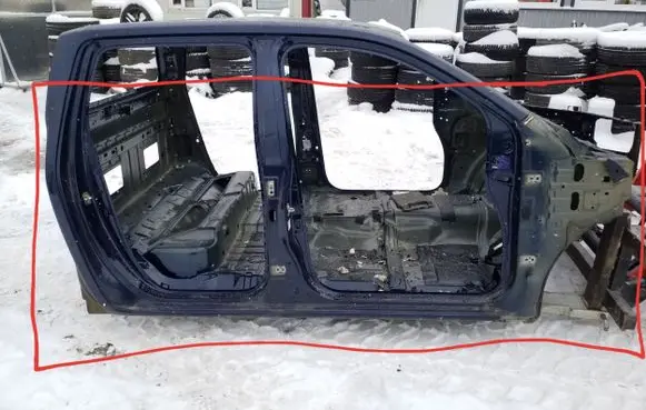 Nissan Navara D23 Pillar (middle) 