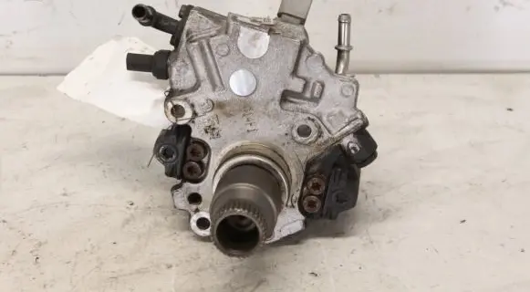 Mercedes-Benz C AMG W204 Fuel injection high pressure pump A6510700801 28249007