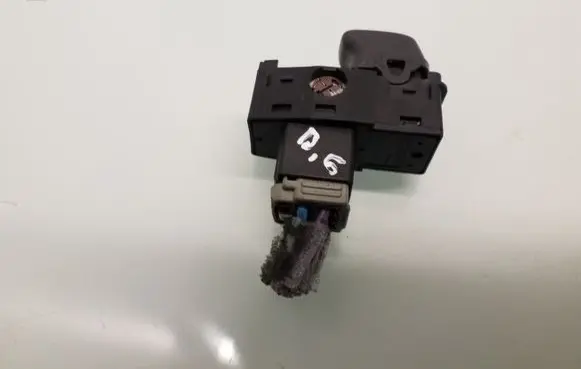 Volvo V70 Electric window control switch 9472275