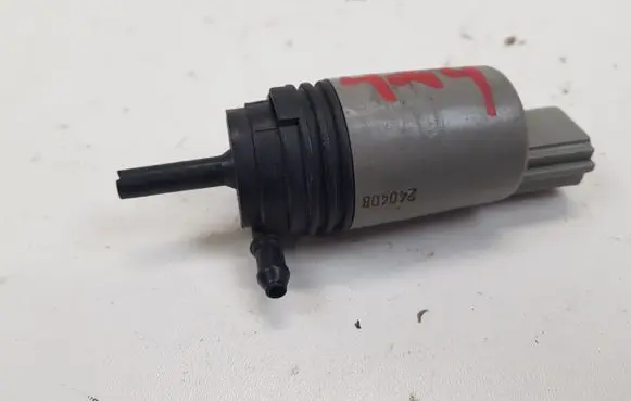 BMW 5 E60 E61 Windscreen/windshield washer pump 6934159 67126934159