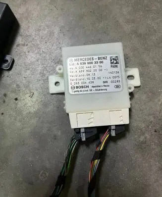 Mercedes-Benz Vito Viano W639 Door control unit/module A6399003300 A0004460156