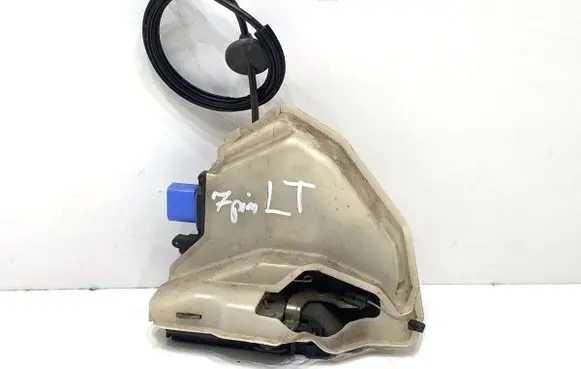 Volkswagen Golf V Rear door lock 