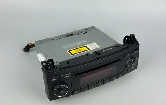 Mercedes-Benz A W169 Radio/CD/DVD/GPS head unit A1698200086