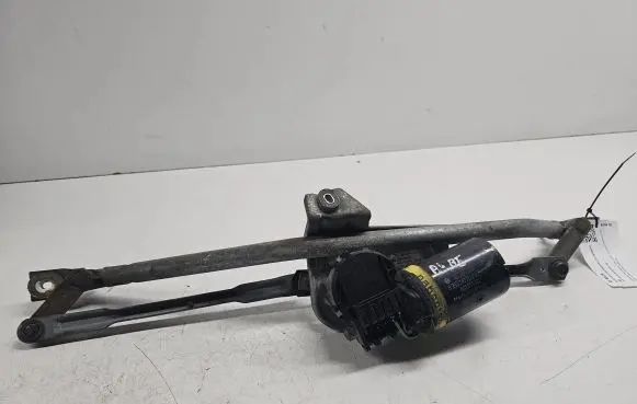Audi A4 S4 B5 8D Front wiper linkage and motor 8D1955023