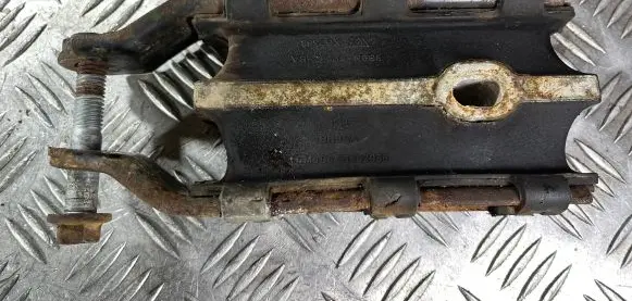 Volvo V60 Engine mount bracket 31262935