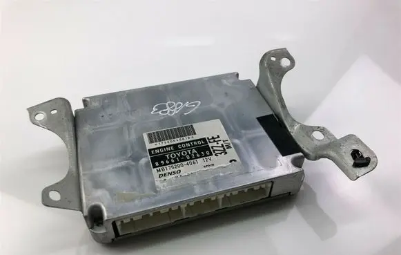 Toyota Corolla E110 Other control units/modules 8966102630 G1883