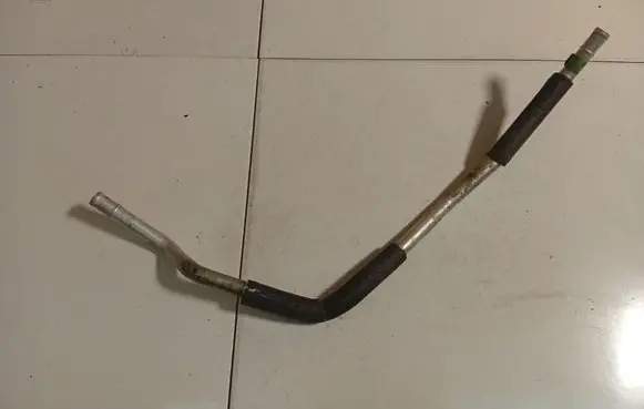 Mercedes-Benz C W203 Air conditioning (A/C) pipe/hose A2038300115