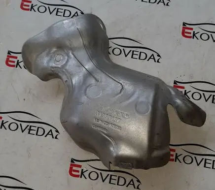 Volvo XC60 Heat shield in engine bay 31380187