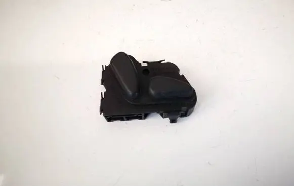 Mercedes-Benz C W203 Seat control switch 2108213751