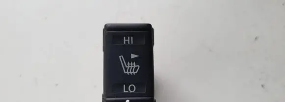 Nissan Pulsar Seat heating switch