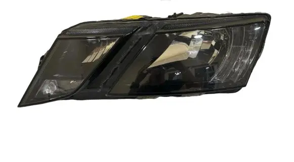 Skoda Octavia Mk3 (5E) Headlight/headlamp 5E1941015C 030110420100 LE15A6368