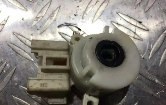 Toyota Corolla E120 E130 Ignition lock contact 