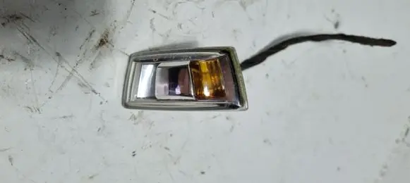 Opel Astra H Front fender indicator light 13228580 13228581