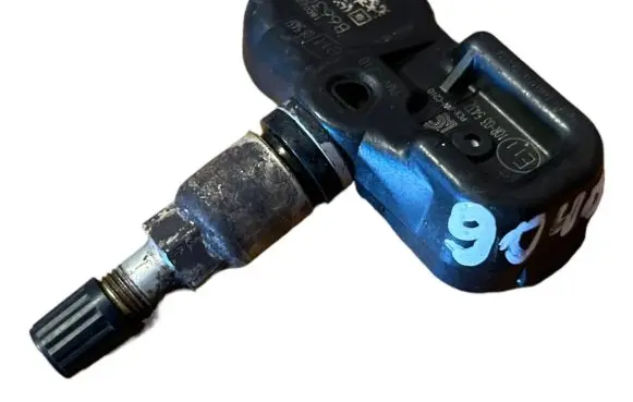 Toyota Auris E180 Tire pressure sensor 10R035437 B663C48