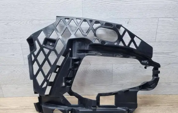 Volkswagen PASSAT B8 Front bumper mounting bracket 3G0807178G