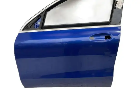 Mercedes-Benz EQC Front door