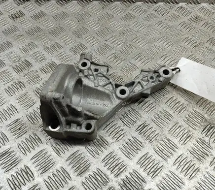 Mercedes-Benz GLA H247 Engine mount bracket A2822232600