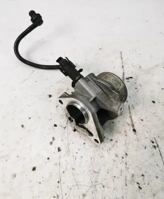 Renault Megane III Vacuum pump 8201005306B 7006730302 10T2822117