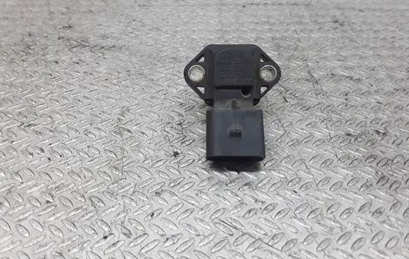 Audi A4 S4 B5 8D Air pressure sensor 038906051 0281002177