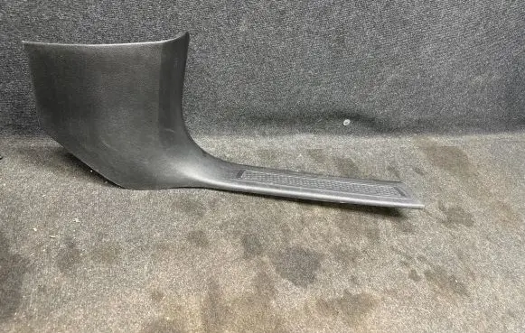Jeep Grand Cherokee WL Front sill trim cover 6TJ48TX7AB 4131910 N8819475