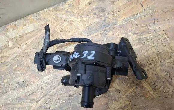 Mercedes-Benz B W246 W242 Electric auxiliary coolant/water pump A0005000686
