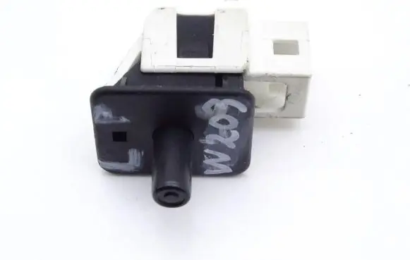 Mercedes-Benz C W203 Front door sensor coupe 2028209410