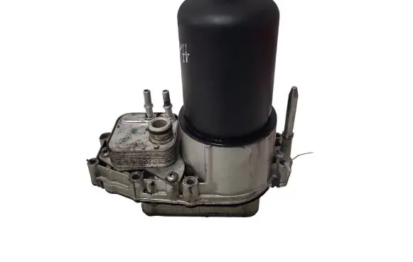 Citroen C6 Oil filter mounting bracket