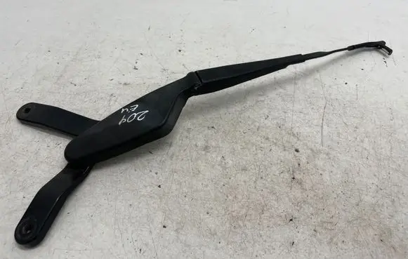 Mercedes-Benz C W204 Front wiper blade arm
