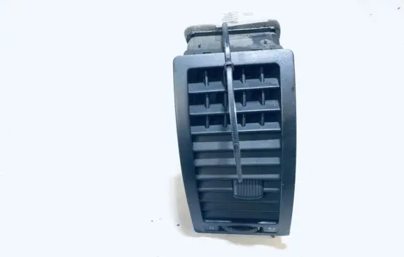 Volkswagen Polo IV 9N3 Dash center air vent grill 6q0819704