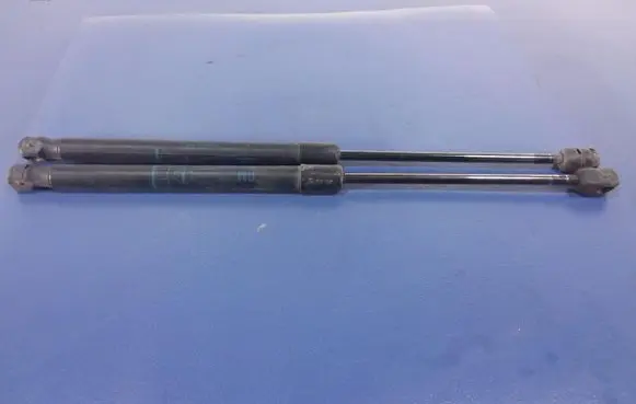 Opel Astra H Shock absorber/damper mounting bracket 24463829