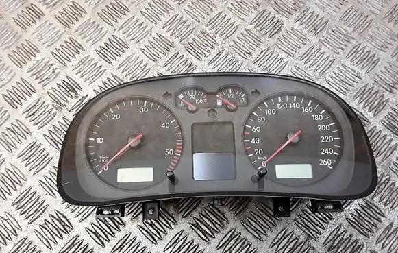 Volkswagen Golf IV Speedometer (instrument cluster) 1j0920826c