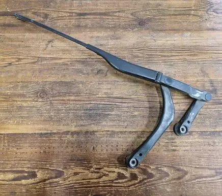 BMW 7 E38 Front wiper blade arm 8352020