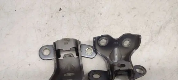 Hyundai i20 (PB PBT) Front door upper hinge