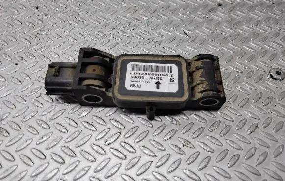 Suzuki Grand Vitara II Airbag deployment crash/impact sensor 3893065J30
