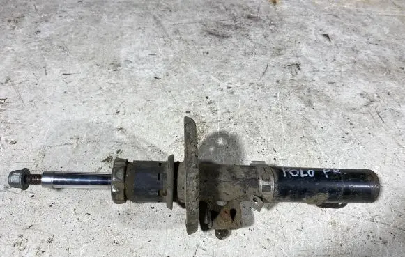Volkswagen Polo Front shock absorber/damper