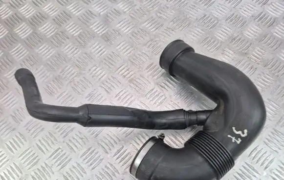 Mercedes-Benz C W203 Intercooler hose/pipe A6110940108