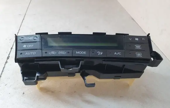 Toyota Prius (XW30) Climate control unit 75D726