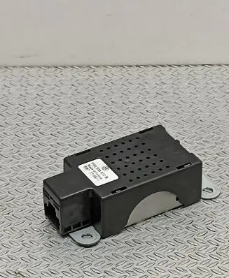 Volkswagen Golf VI Aerial antenna amplifier 5M0035570B