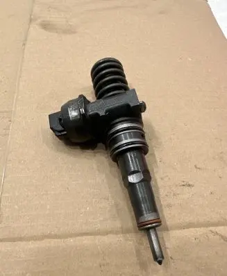Seat Alhambra (Mk1) Fuel injector 038130073ba
