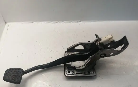 Toyota Corolla Verso AR10 Brake pedal 471010F010 551060F020